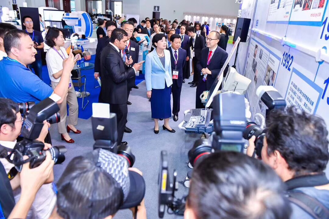 1535356438949183.jpg 北京40周年中非展-3.jpg